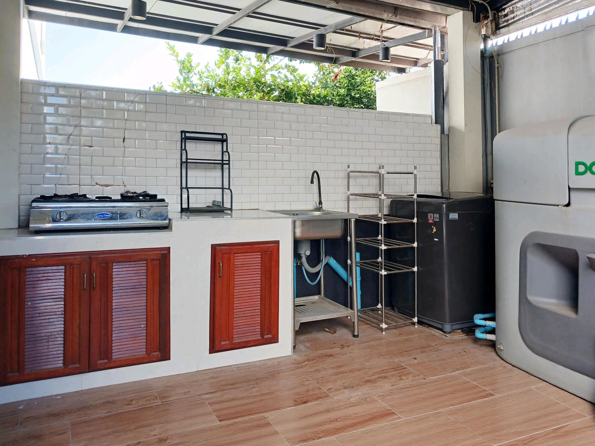 ให้เช่าทาวน์โฮมบางนา แบริ่ง ลาซาล : 🚩🌟🍀 ให้เช่า อินดี้ บางนา-รามคำแหง2 ทาวน์โฮมพรีเมียมเกรด หลังริม ตั้งบนทำเลศักยภาพ เดินทางง่าย ใกล้รถไฟฟ้า และรายล้อมไปด้วยสิ่งอำนวยควมสะดวกมากมาย ห้างใหญ่ ถนนใหญ่ ใกล้ทางด่วน✅ 