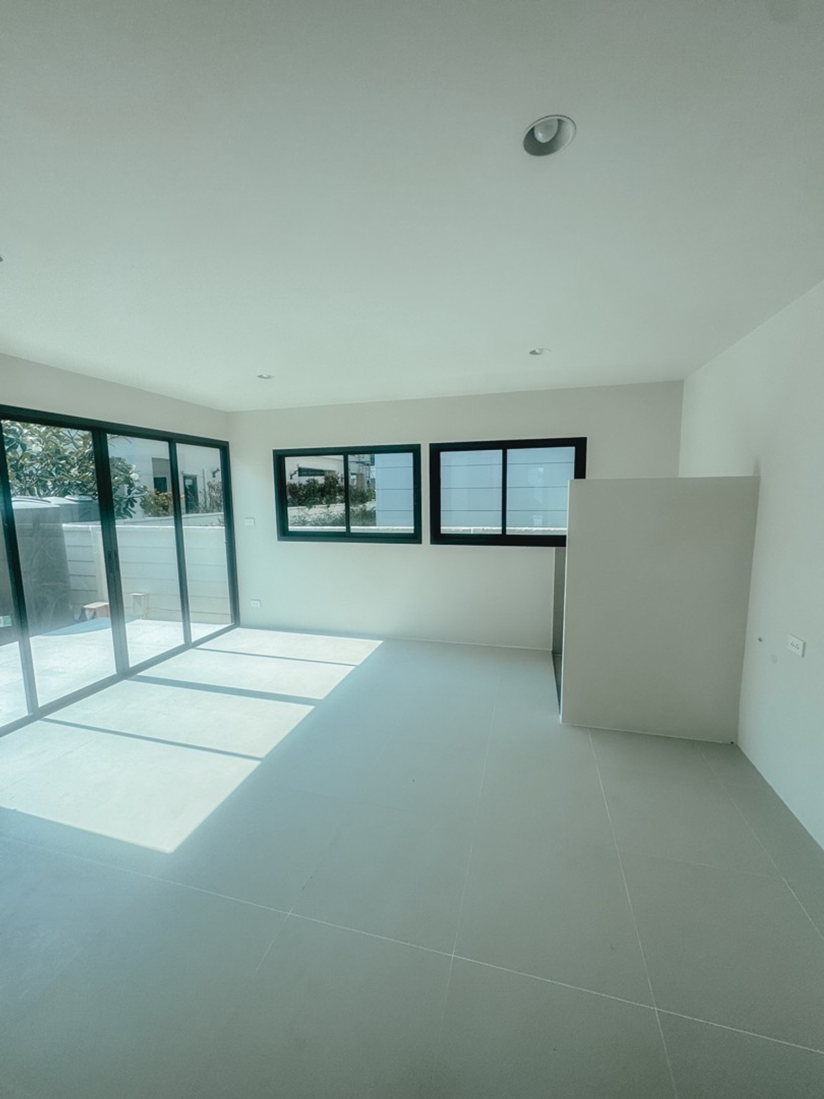 ขายบ้านมหาชัย สมุทรสาคร : 𝗟𝗮𝗸𝗲 𝗦𝗲𝗿𝗲𝗻𝗲 𝗥𝗮𝗺𝗮 𝟮 บ้านใหม่ ต่อเติมครัว บิ้วอินครบ 