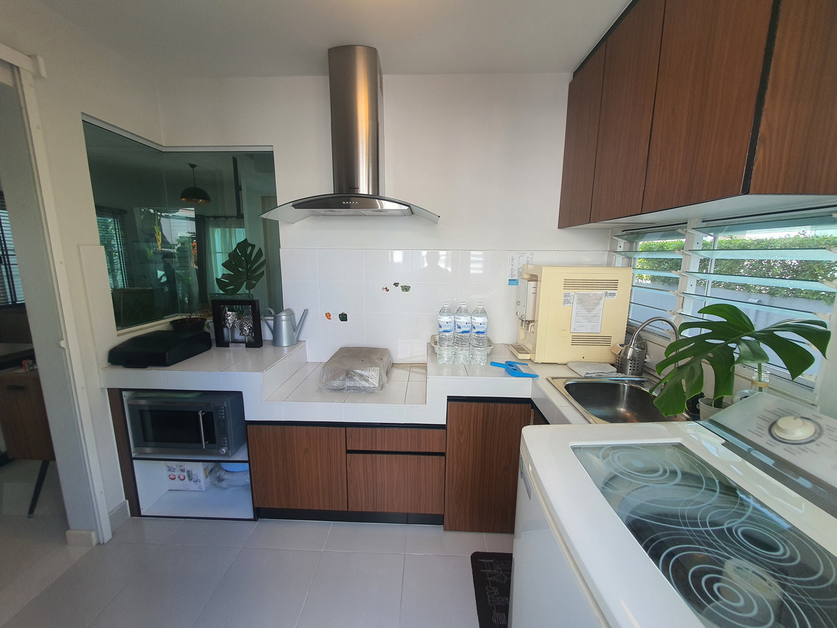 ขายบ้านพุทธมณฑล ศาลายา : ขายบ้านเดี่ยวหลังมุม ม.วิลลาจจิโอ ปิ่นเกล้า-ศาลายา จาก Land & Houses  บ้านสวย สไตล์ Urban Cottage, สวนรอบบ้านร่มรื่น, ใกล้มหาวิทยาลัยมหิดล เพียง 3 กม. 