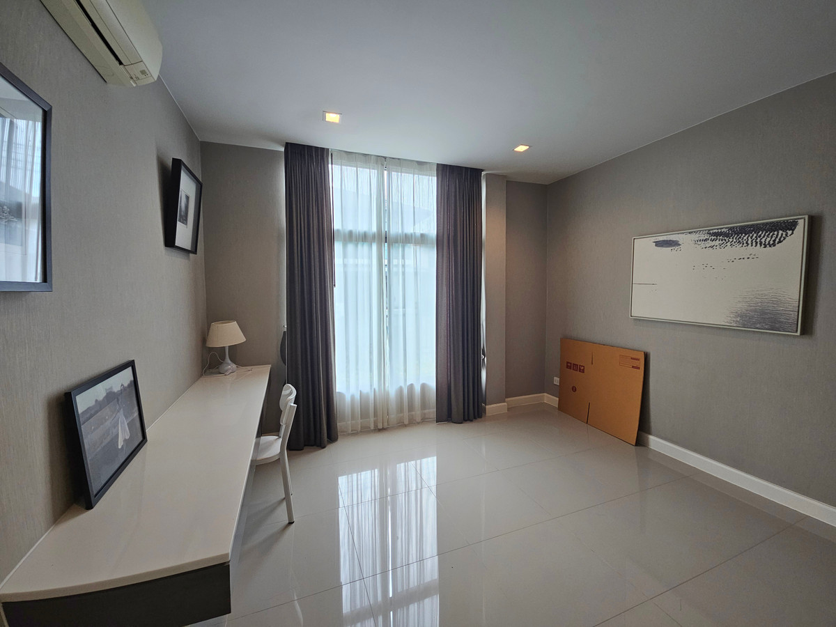 For RentHouseLadkrabang, Suwannaphum Airport : For rent Setthasiri On Nut-Srinakarin (76 sq m.) 4 bedrooms, 3 bathrooms.