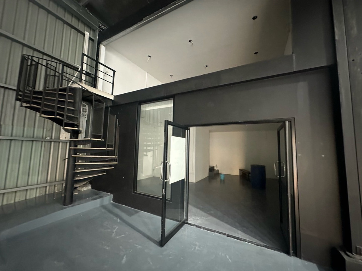 ให้เช่าโกดังเลียบทางด่วนรามอินทรา : ให้เช่า อู่ซ่อมบำรุงรถยนต์ เลียบด่วน รามอินทรา พรีเมี่ยม ฟังก์ชัน ที่จอดรถเยอะ เข้าออกได้ 24 ชั่วโมง / โรงแรมรถ โกดัง คลังสินค้า Fulfillment ก็เหมาะ