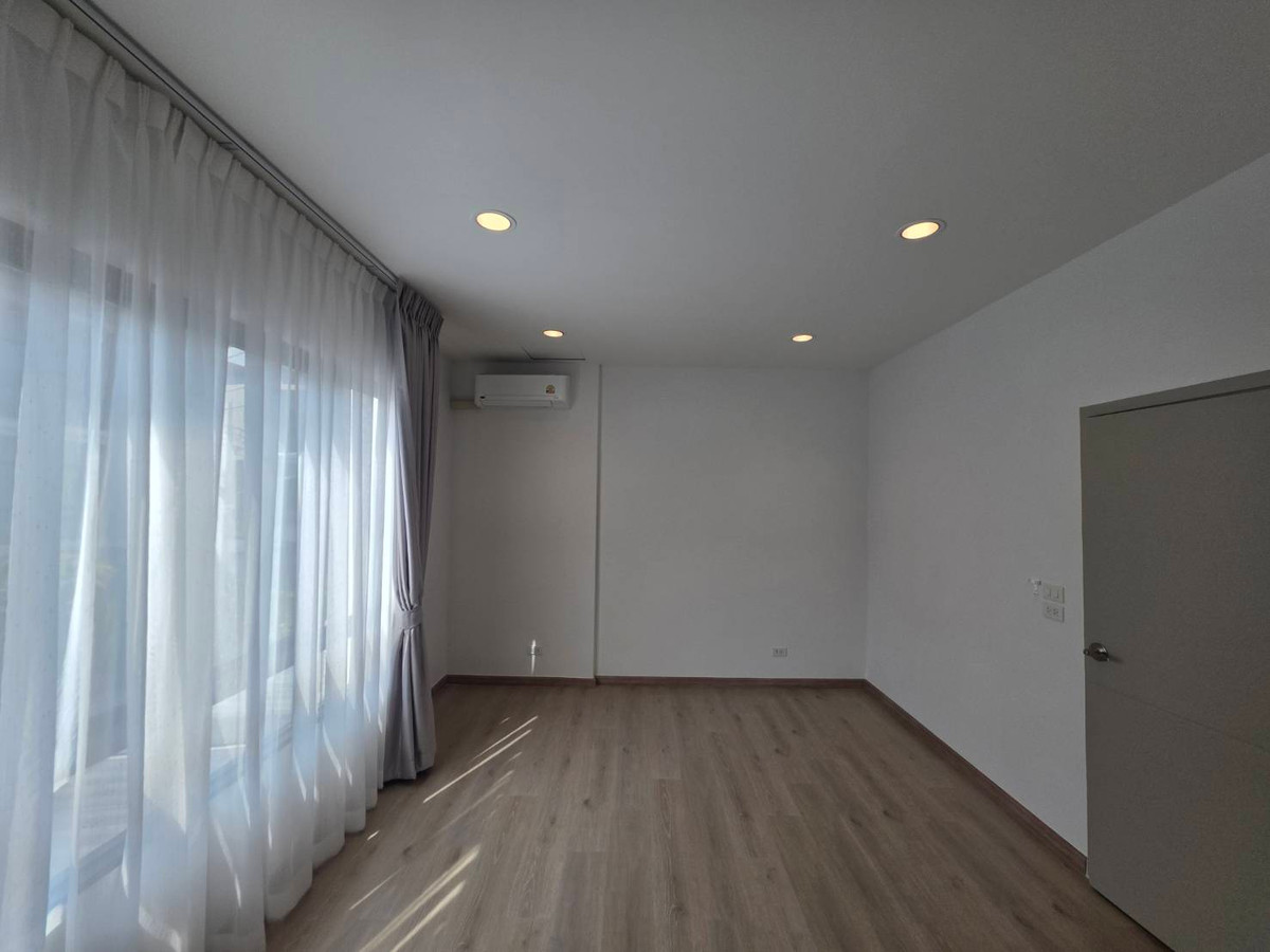 ให้เช่าทาวน์โฮมนวมินทร์ รามอินทรา : ให้เช่าทาวน์โฮม พรีเมี่ยม เพลส พหลโยธิน - รามอินทรา ใกล้ บิ๊กซี ดอนเมือง (สะพานใหม่) เพียง 5 นาที