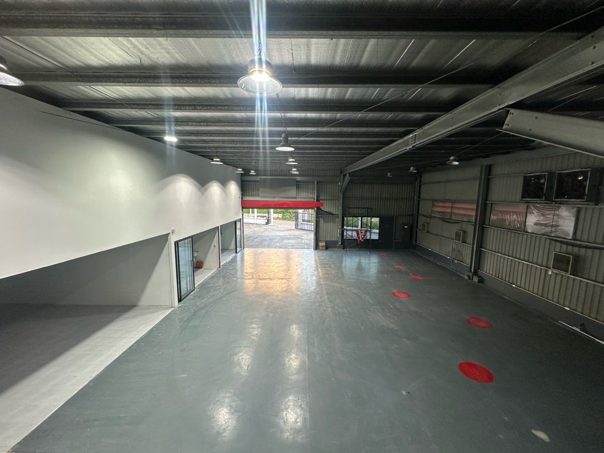 ให้เช่าโกดังเลียบทางด่วนรามอินทรา : ให้เช่า อู่ซ่อมบำรุงรถยนต์ เลียบด่วน รามอินทรา พรีเมี่ยม ฟังก์ชัน ที่จอดรถเยอะ เข้าออกได้ 24 ชั่วโมง / โรงแรมรถ โกดัง คลังสินค้า Fulfillment ก็เหมาะ