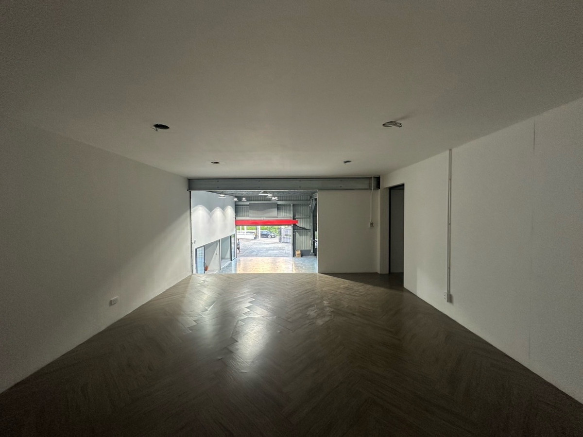 ให้เช่าโกดังเลียบทางด่วนรามอินทรา : ให้เช่า อู่ซ่อมบำรุงรถยนต์ เลียบด่วน รามอินทรา พรีเมี่ยม ฟังก์ชัน ที่จอดรถเยอะ เข้าออกได้ 24 ชั่วโมง / โรงแรมรถ โกดัง คลังสินค้า Fulfillment ก็เหมาะ