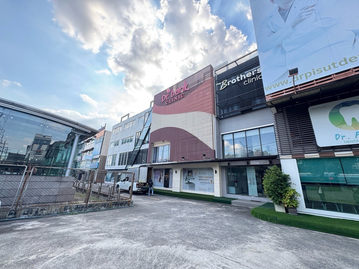 ให้เช่าอาคารพาณิชย์รัชดา ห้วยขวาง : ให้เช่าอาคารพาณิชย์ ริมถ.รัชดาภิเษก ติด MRT รัชดา 🚇อาคารพาณิชย์ 3.5 ชั้น 1ห้อง หน้ากว้าง 5.00ม. 