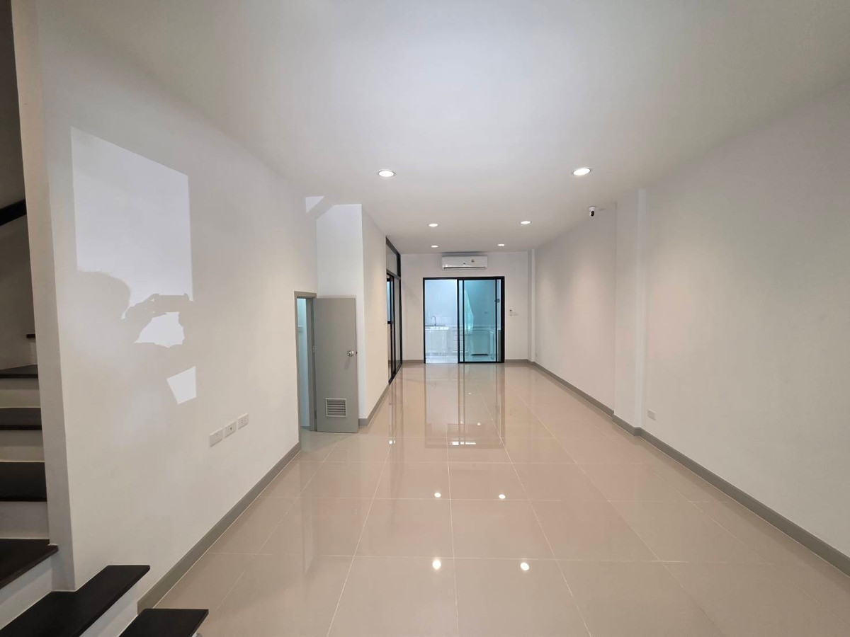 ให้เช่าทาวน์โฮมนวมินทร์ รามอินทรา : ให้เช่าทาวน์โฮม พรีเมี่ยม เพลส พหลโยธิน - รามอินทรา ใกล้ บิ๊กซี ดอนเมือง (สะพานใหม่) เพียง 5 นาที