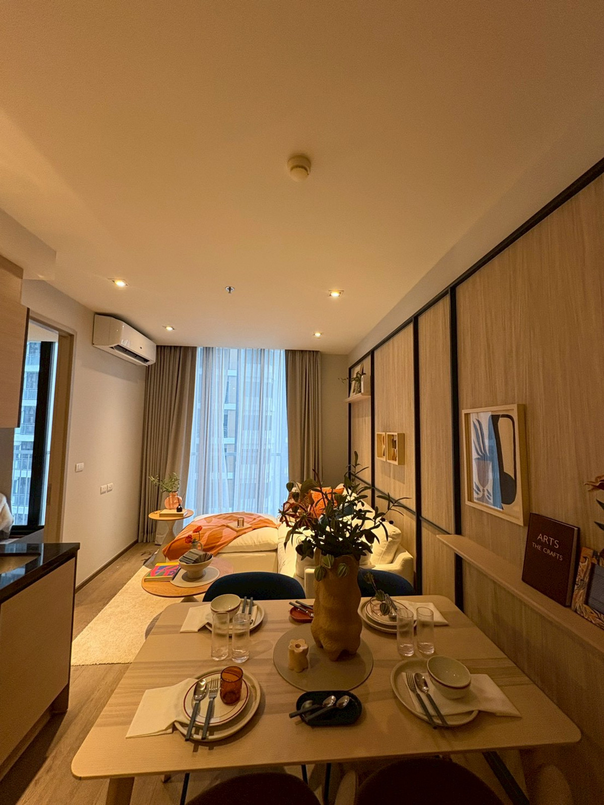 ขายคอนโดสุขุมวิท อโศก ทองหล่อ : คอนโดห้องมุม ราคาพิเศษ 2 ห้องนอน 54 ตรม