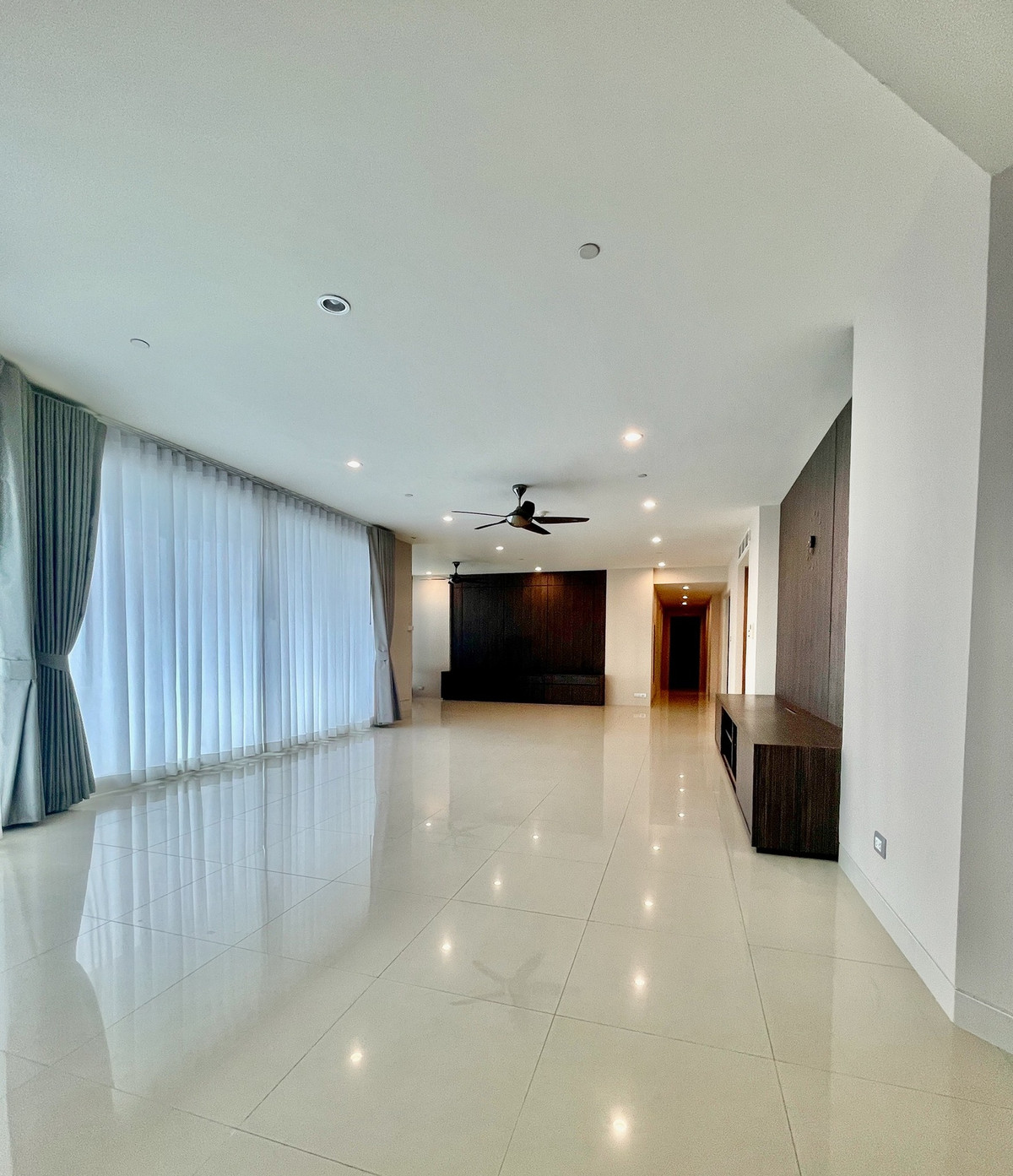 For SaleCondoWongwianyai, Charoennakor : 3 Bedrooms at Watermark Chao Phraya, Contact 062-496-6454