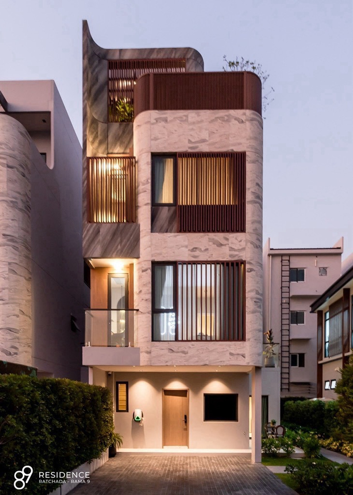 ให้เช่าบ้านพระราม 9 เพชรบุรีตัดใหม่ RCA : ให้เช่า 89 Residence Ratchada – Rama9 บ้านหรู 4 ชั้น ใกล้ MRT ศูนย์วัฒนธรรม