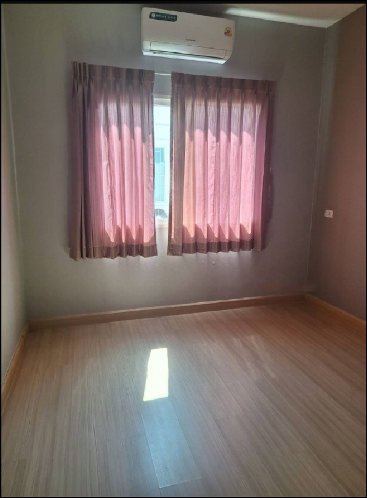 ให้เช่าทาวน์โฮมมีนบุรี-ร่มเกล้า : ปล่อยเช่าทาวน์โฮม 2 ชั้น ห้องเปล่า โครงการ กัสโต้ ทาวน์โฮม รามคำแหง (HR296)