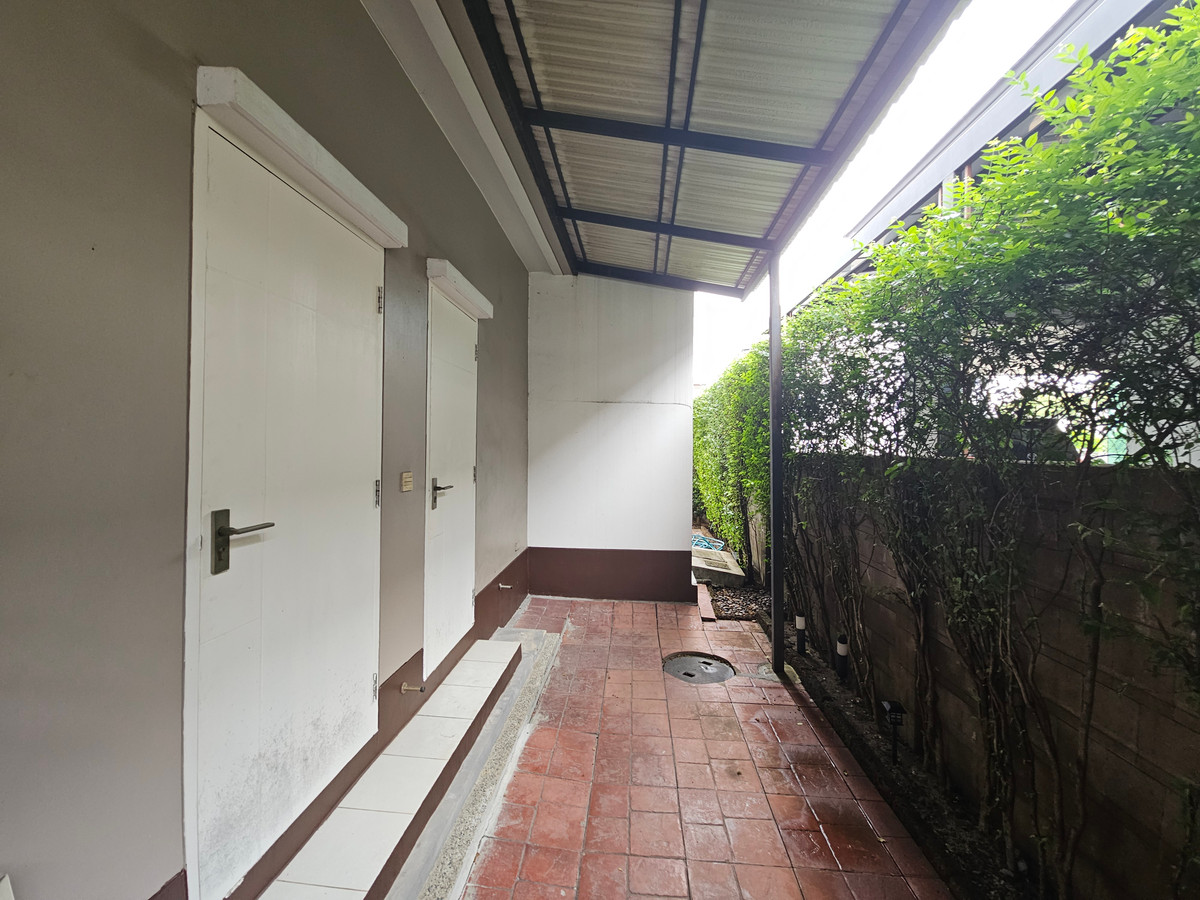 For RentHouseLadkrabang, Suwannaphum Airport : For rent Setthasiri On Nut-Srinakarin (76 sq m.) 4 bedrooms, 3 bathrooms.