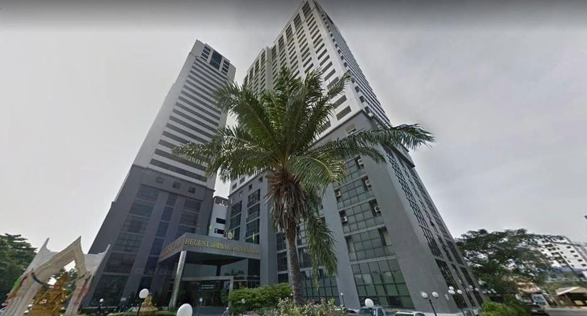 For RentCondoPattanakan, Srinakarin : Corner room with swimming pool and city views, located near Pattanakan intersection, Airport Rail Link and MRT Yellow Line