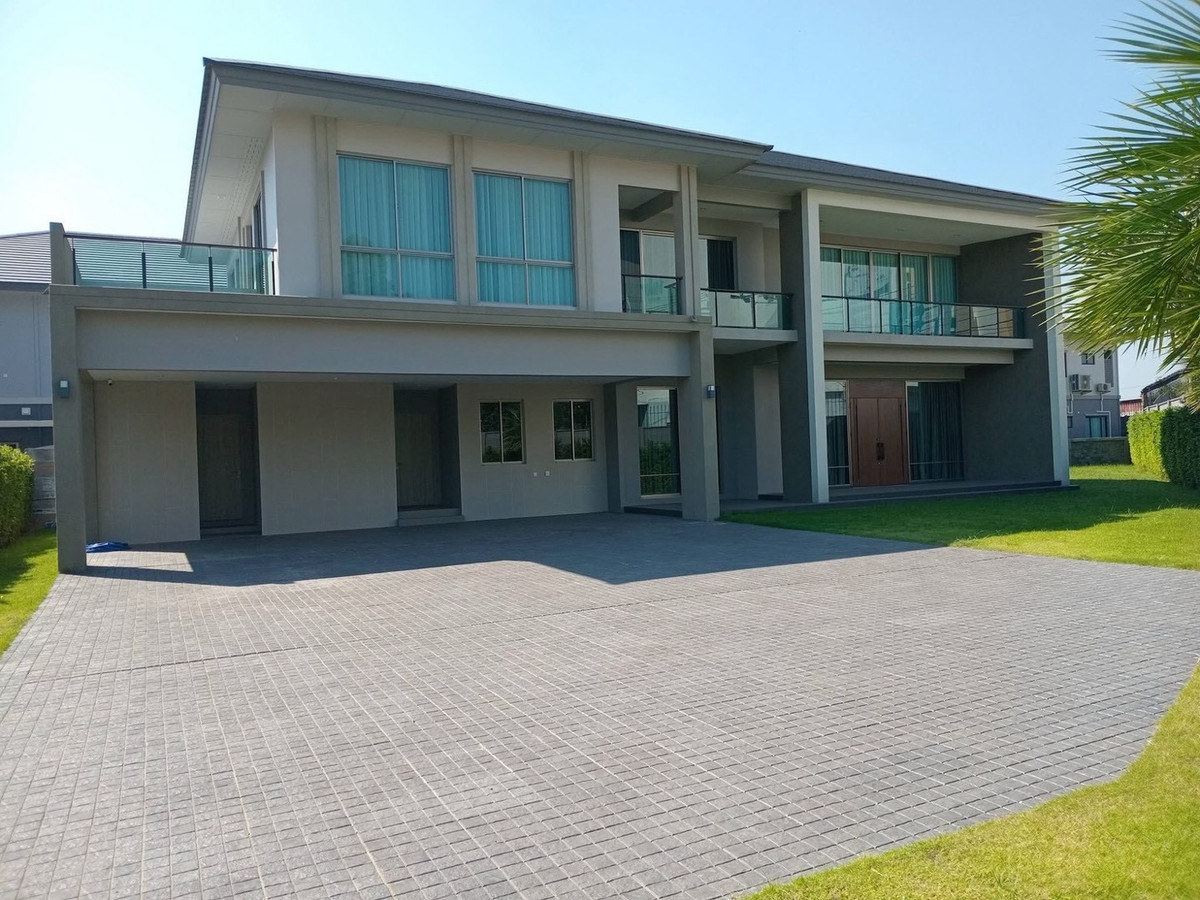 บ้านลาดกระบัง สุวรรณภูมิ : ขาย/ให้เช่า ▲ The Palm Bangna–Wongwaen ▲ หลังใหญ่ บ้านใหม่ | 4 ห้องนอน | 5 ห้องนํ้า | 1 ห้องแม่บ้าน | จอดรถซ้อนคันได้มากกว่า 8 คัน | ทำเลหน้าโครงการ ในซอยมี 2 หลัง ส่วนตัวสูง 💖