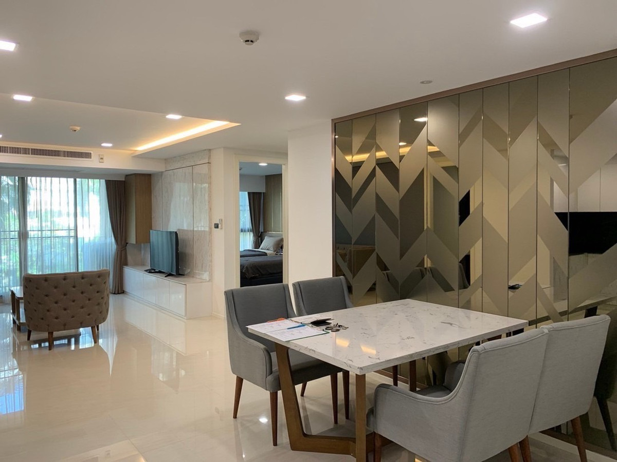 For RentCondoSukhumvit, Asoke, Thonglor : ✨ Condo for Rent – Pet Friendly (Cats Allowed 😸) Prime Thonglor 2 bedrooms | 130 sqm Fully furnished with complete facilities Near to BTS Thonglor Ready to move in