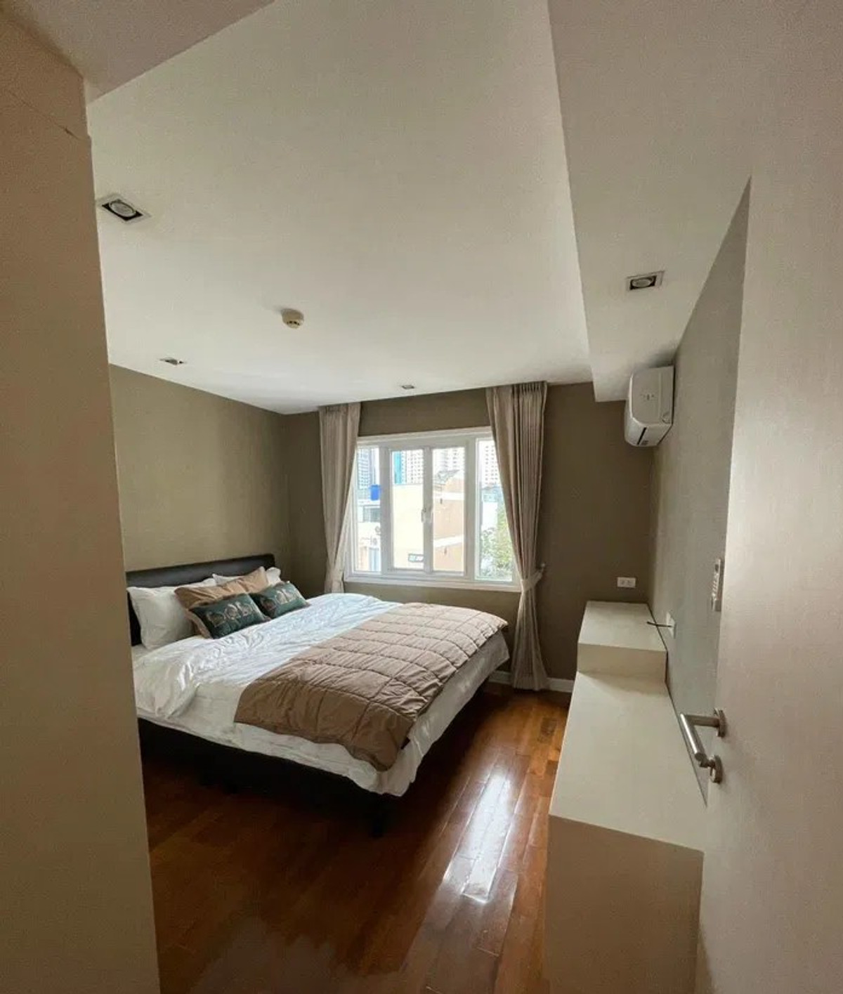 ให้เช่าคอนโดสุขุมวิท อโศก ทองหล่อ : 1 นอน 1น้ำ ติดBigC เอกมัย เลี้ยงน้องหมาตัวเล็กได้