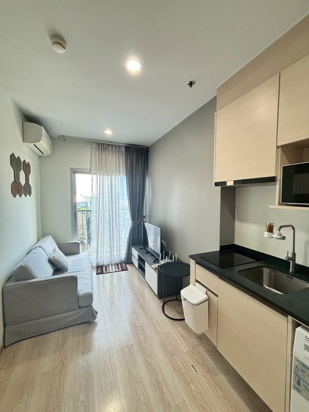 ให้เช่าคอนโดรัชดา ห้วยขวาง : 🚨 ให้เช่า ด่วน!!! ราคา 15,000 บาท ใกล้รถไฟฟ้า เดินทางสะดวก ใกล้พระราม9