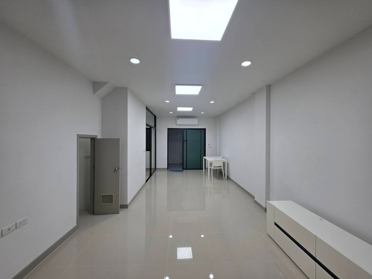 ให้เช่าทาวน์โฮมนวมินทร์ รามอินทรา : ให้เช่าทาวน์โฮม พรีเมี่ยม เพลส พหลโยธิน - รามอินทรา ใกล้ บิ๊กซี ดอนเมือง (สะพานใหม่) เพียง 5 นาที