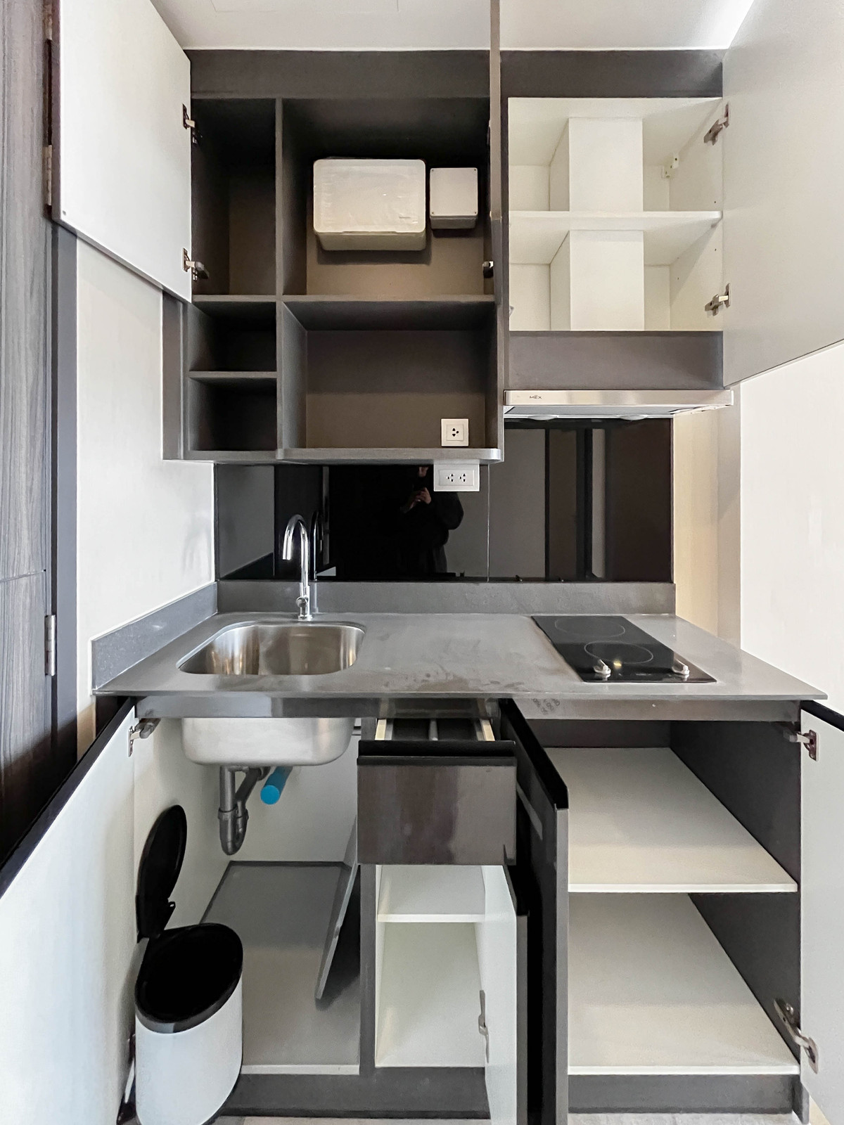 ขายคอนโดสุขุมวิท อโศก ทองหล่อ : F.Q. ขายคอนโด Ashton Asoke ราคา 7,680,000 บาท [SHN00069]