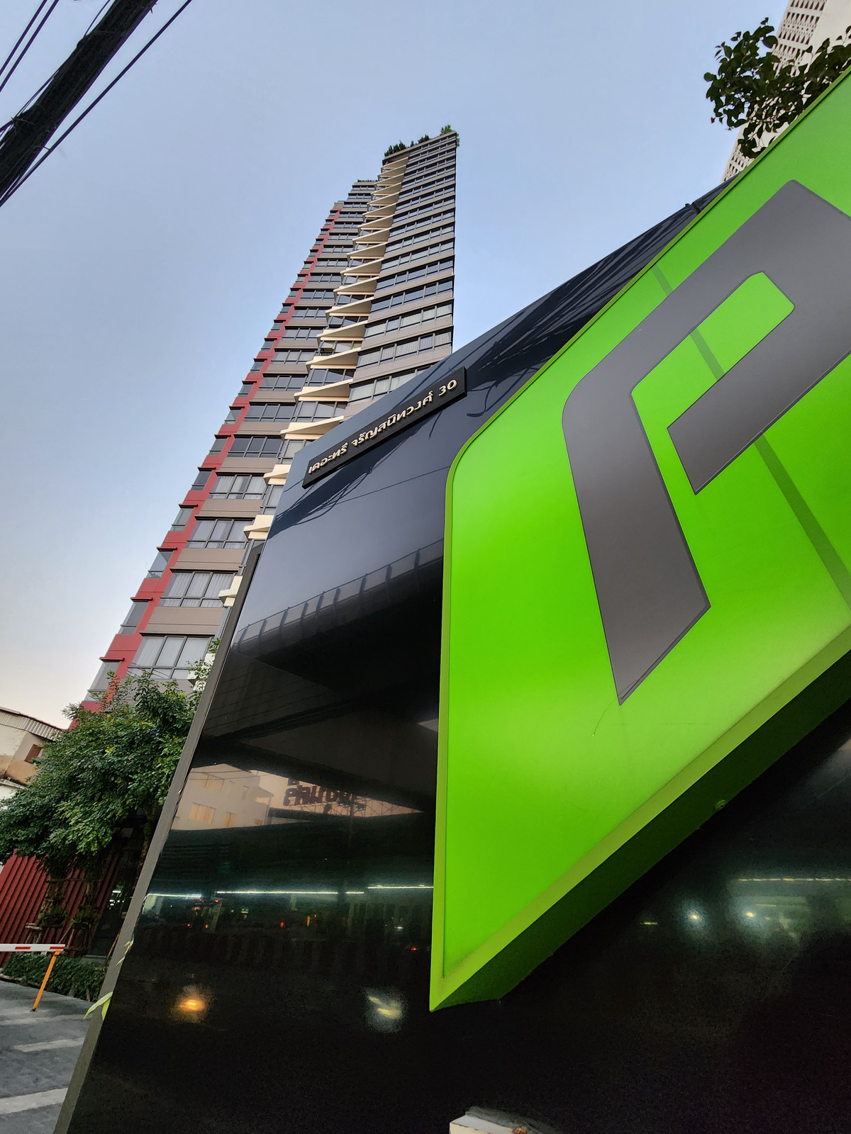 ขายคอนโดปิ่นเกล้า จรัญสนิทวงศ์ : **ขายราคาต่ำกว่าประเมิน ขายขาดทุนไปเลย ทิศเหนือ ไม่ร้อน เพดานสูง 2.65 เมตร ** ขาย The Tree จรัญ 30 ทำเล ไฟฉาย-ศิริราช สังคมดี ห้องใหม่พร้อมอยู่มาดูได้