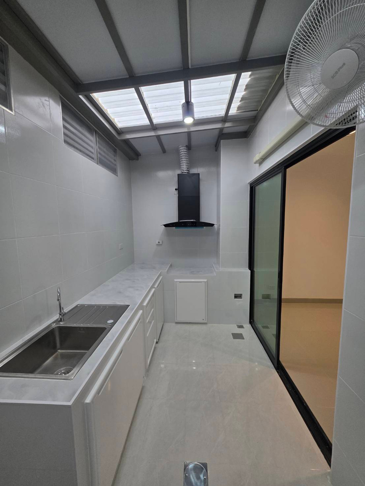 ให้เช่าทาวน์โฮมนวมินทร์ รามอินทรา : ให้เช่าทาวน์โฮม พรีเมี่ยม เพลส พหลโยธิน - รามอินทรา ใกล้ บิ๊กซี ดอนเมือง (สะพานใหม่) เพียง 5 นาที