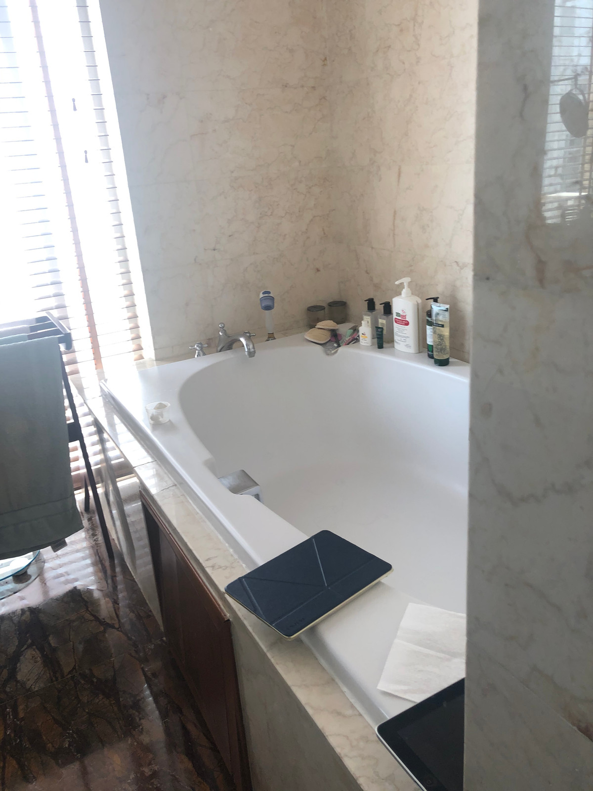 For SaleCondoWitthayu, Chidlom, Langsuan, Ploenchit : 💎🔥 [RARE ITEM] The ultimate ULTRA LUXURY investment! Penthouse Condo Langsuan 330 sq m, entire floor! Sold with tenant! Dont miss it! Langsuan Ville (Langsuan Ville) | 330 sq m (3 Bed) | 39th floor | Price 60 million baht | Free transfer fee! For purchase