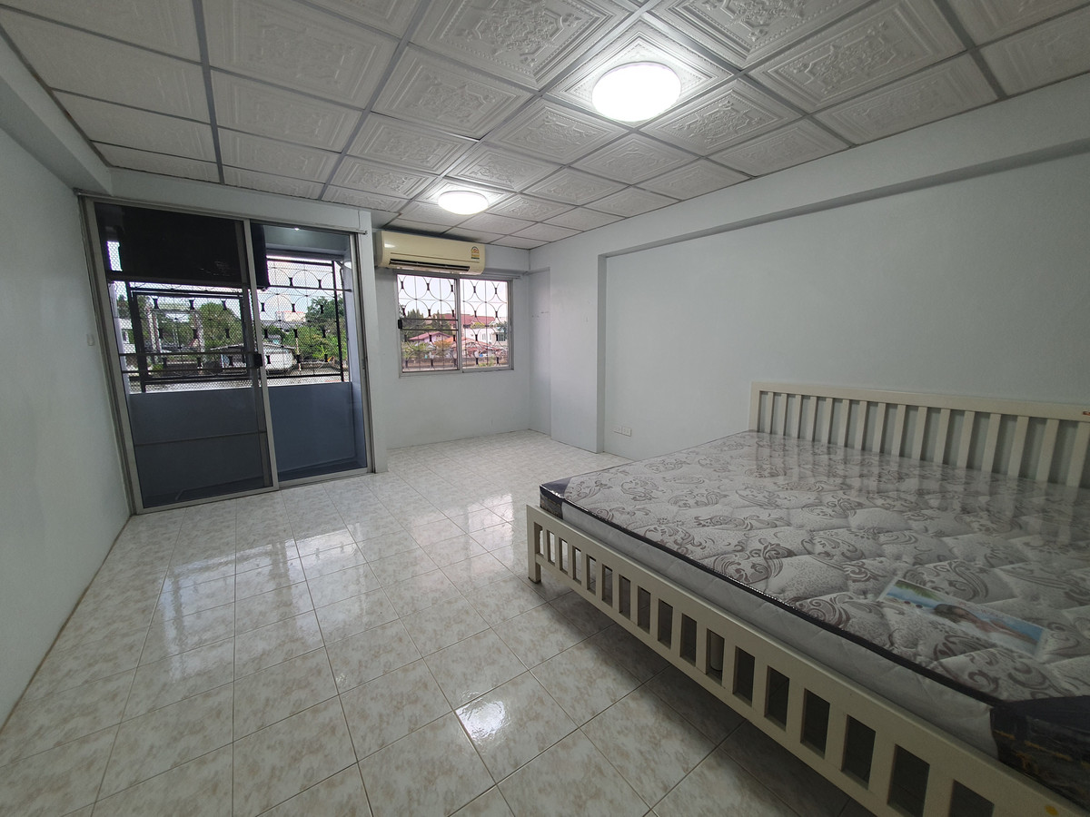 For SaleCondoPinklao, Charansanitwong : Condo for sale, Bangkok Noi Waterside, near MRT Bang Khun Non.