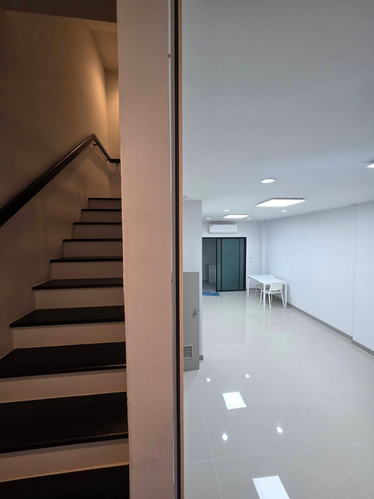 ให้เช่าทาวน์โฮมนวมินทร์ รามอินทรา : ให้เช่าทาวน์โฮม พรีเมี่ยม เพลส พหลโยธิน - รามอินทรา ใกล้ บิ๊กซี ดอนเมือง (สะพานใหม่) เพียง 5 นาที