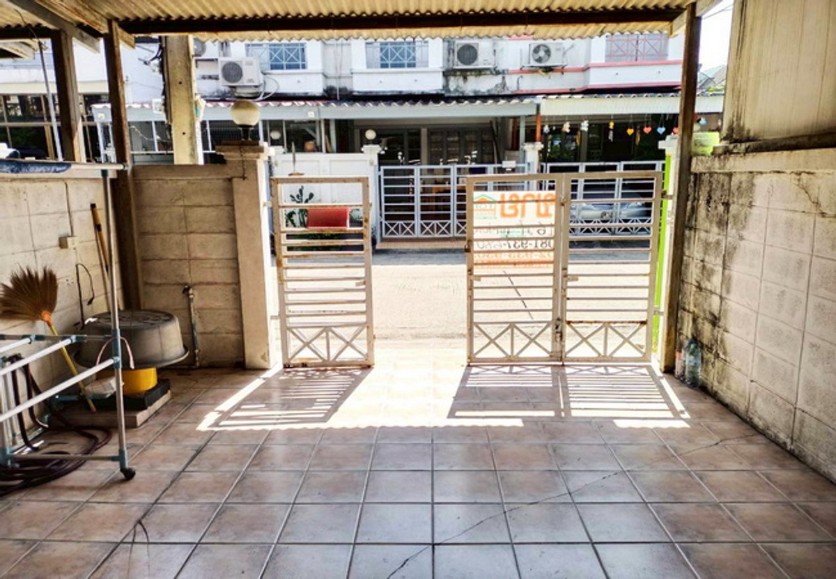 For SaleTownhomeSeri Thai, Ramkhamhaeng Nida : Townhouse for sale, Ranee Village 7, Suan Siam, Soi Suan Siam 24, area 16 sq m, 2 floors, 2 bedrooms, 2 bathrooms, price negotiable.