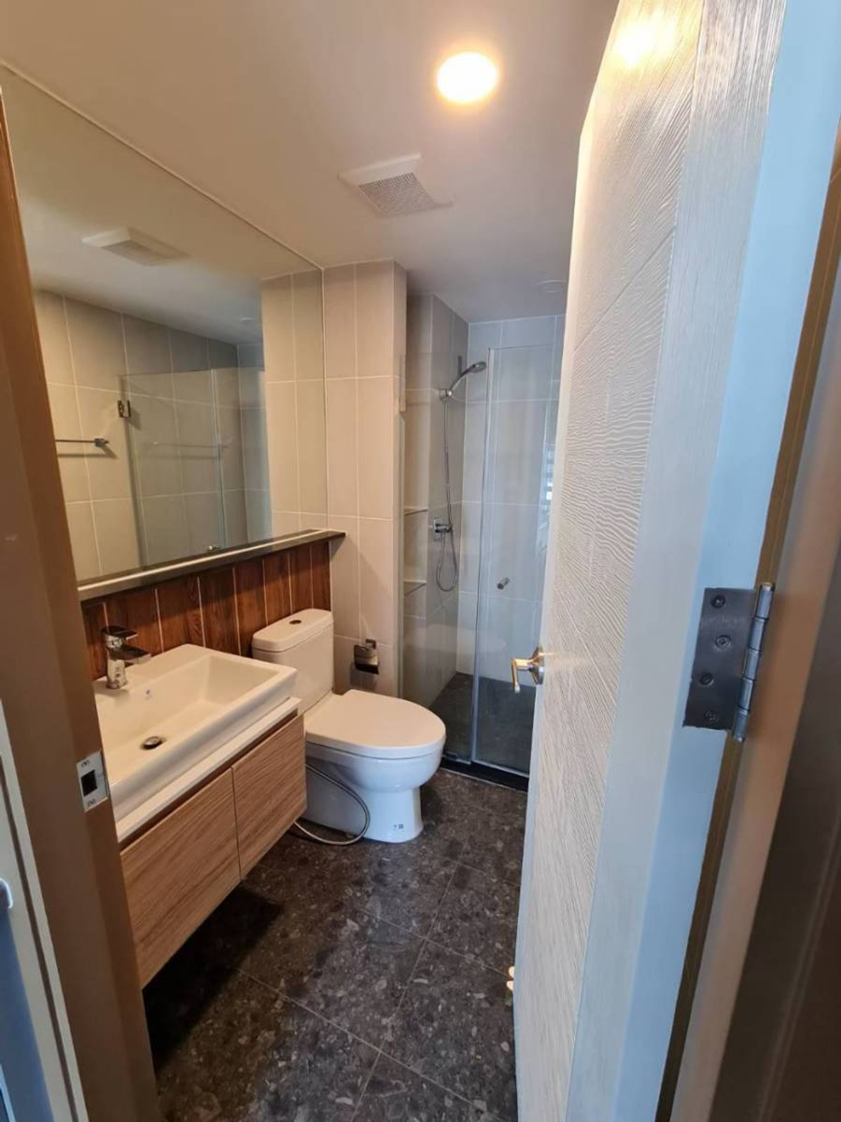 For RentCondoSamut Prakan,Samrong : ✨ FOR RENT: Cozy Corner Unit with Pool View @THE CUBE LOFT Srinakarin-Theppharak ✨