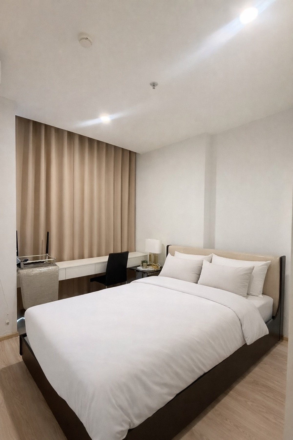 ให้เช่าคอนโดรัชดา ห้วยขวาง : 🏢 Noble Revolve Ratchada👫 ห้องใหม่ Renovate พร้อมอยู่ ✨ นัดชมห้องได้ทุกวัน 🚪