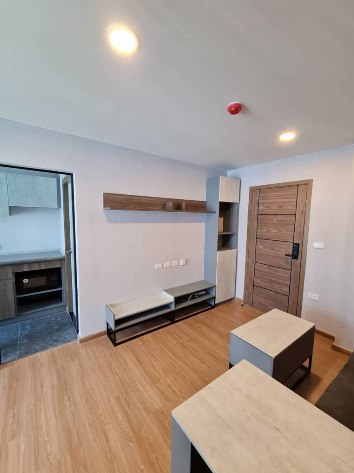 For RentCondoSamut Prakan,Samrong : ✨ FOR RENT: Cozy Corner Unit with Pool View @THE CUBE LOFT Srinakarin-Theppharak ✨