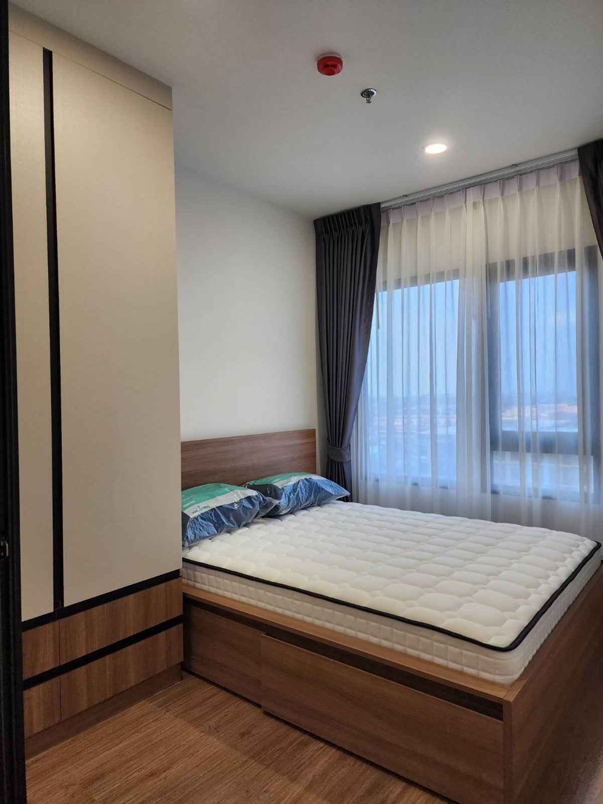 For RentCondoBang kae, Phetkasem : For rent The LIVIN Phetkasem (9th floor)