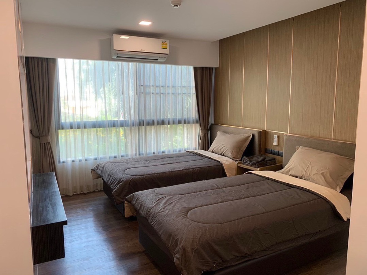 For RentCondoSukhumvit, Asoke, Thonglor : ✨ Condo for Rent – Pet Friendly (Cats Allowed 😸) Prime Thonglor 2 bedrooms | 130 sqm Fully furnished with complete facilities Near to BTS Thonglor Ready to move in