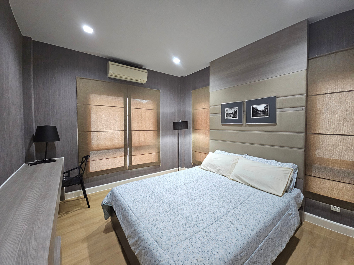 For RentHouseLadkrabang, Suwannaphum Airport : For rent Setthasiri On Nut-Srinakarin (76 sq m.) 4 bedrooms, 3 bathrooms.