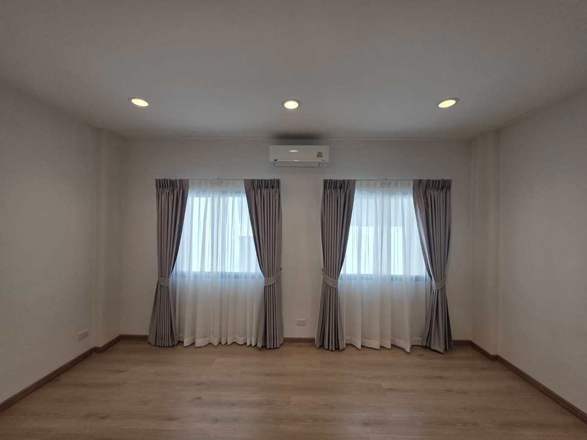 ให้เช่าทาวน์โฮมนวมินทร์ รามอินทรา : ให้เช่าทาวน์โฮม พรีเมี่ยม เพลส พหลโยธิน - รามอินทรา ใกล้ บิ๊กซี ดอนเมือง (สะพานใหม่) เพียง 5 นาที