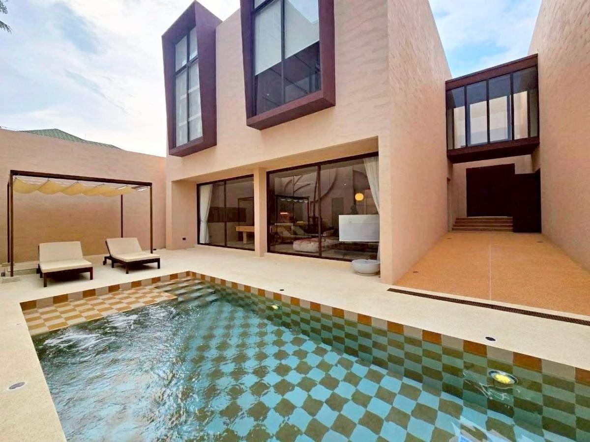 ขายพัทยา บางแสน ชลบุรี สัตหีบ : ขายบ้านมือ1 Villa Barrera หลังสวยพร้อมสระว่ายน้ำ ซอยหมู่บ้านจอมเทียนนิเวศน์ พัทยา