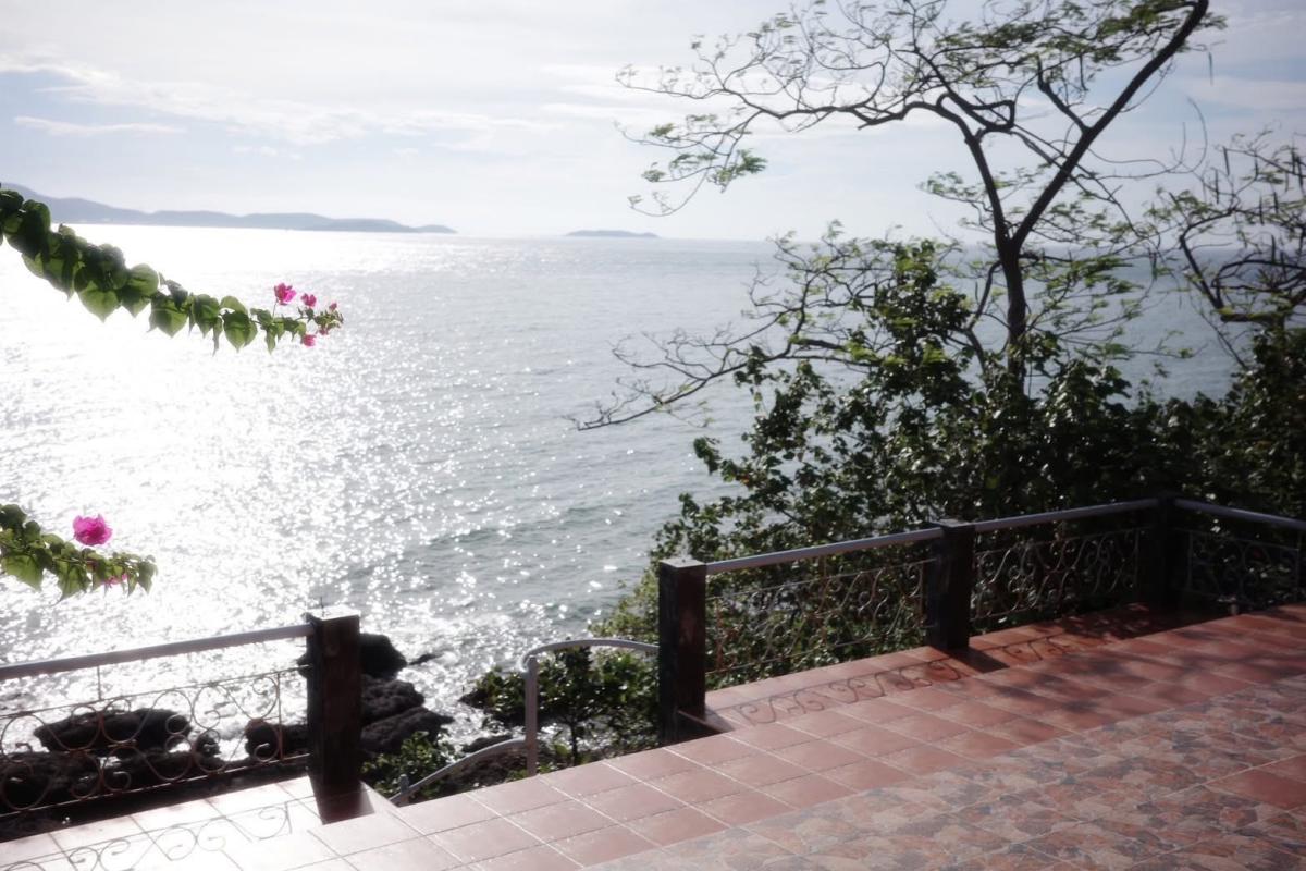 ขายบ้านพัทยา บางแสน ชลบุรี สัตหีบ : บ้านติดทะเล วิวทะเลเต็มตา พรีเมี่ยม – ทำเลทอง เขาพระตำหนัก พัทยา