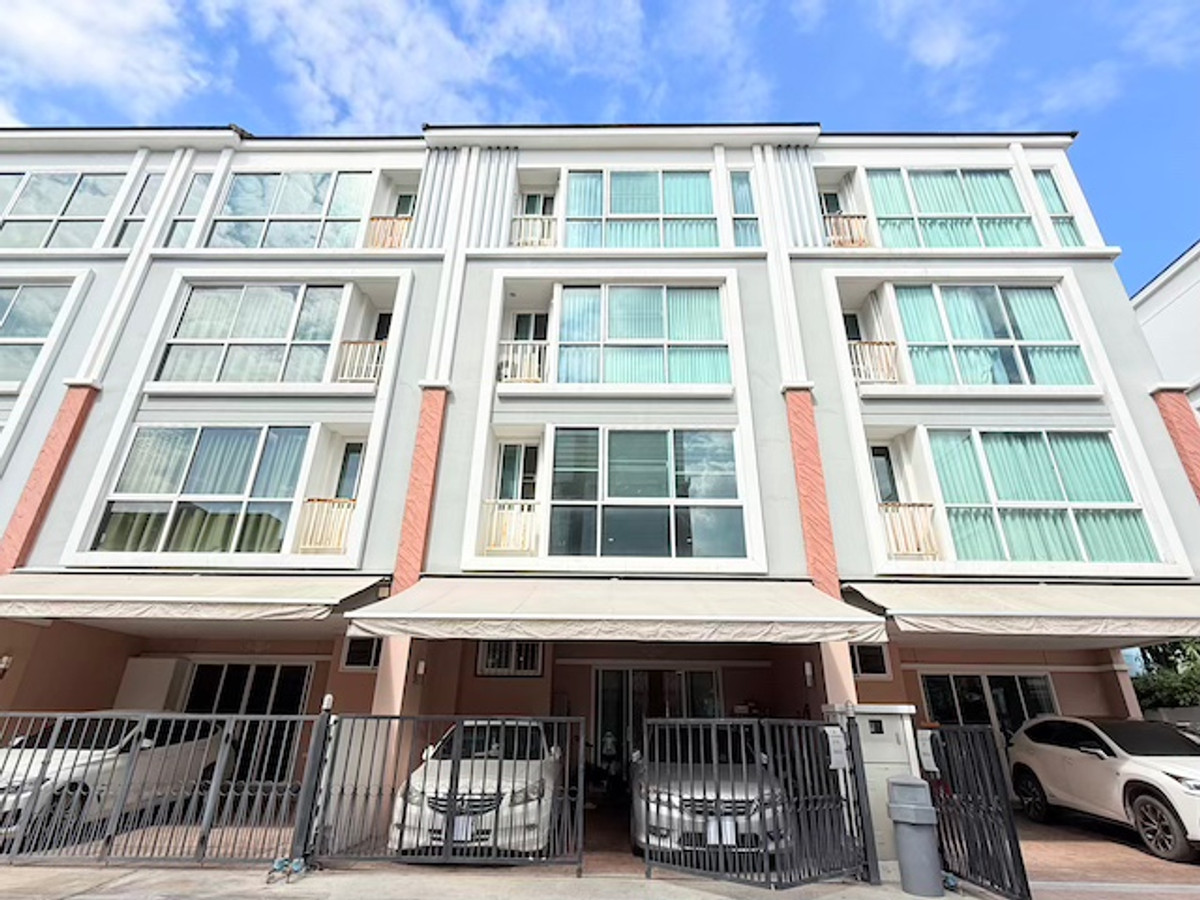 ขายทาวน์โฮมพระราม 3 สาธุประดิษฐ์ : ขายทาวน์โฮม โคเต้ เมซอง พระราม 3 Cote Maison 22.8 ตรว. พร้อมอยู่ หน้ากว้าง 6.5 เมตร โซนคลับเฮ้าส์