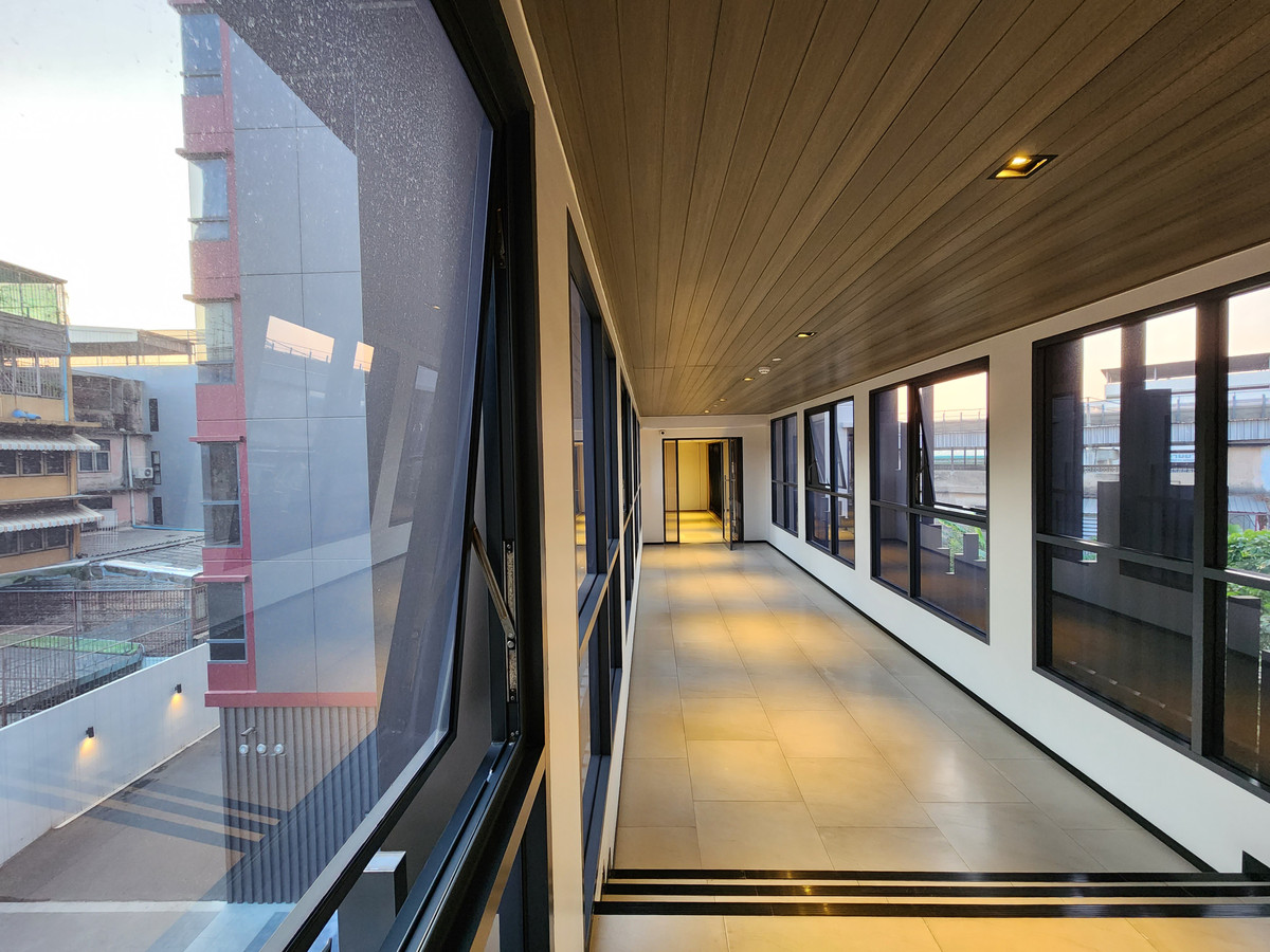 ขายคอนโดปิ่นเกล้า จรัญสนิทวงศ์ : **ขายราคาต่ำกว่าประเมิน ขายขาดทุนไปเลย ทิศเหนือ ไม่ร้อน เพดานสูง 2.65 เมตร ** ขาย The Tree จรัญ 30 ทำเล ไฟฉาย-ศิริราช สังคมดี ห้องใหม่พร้อมอยู่มาดูได้