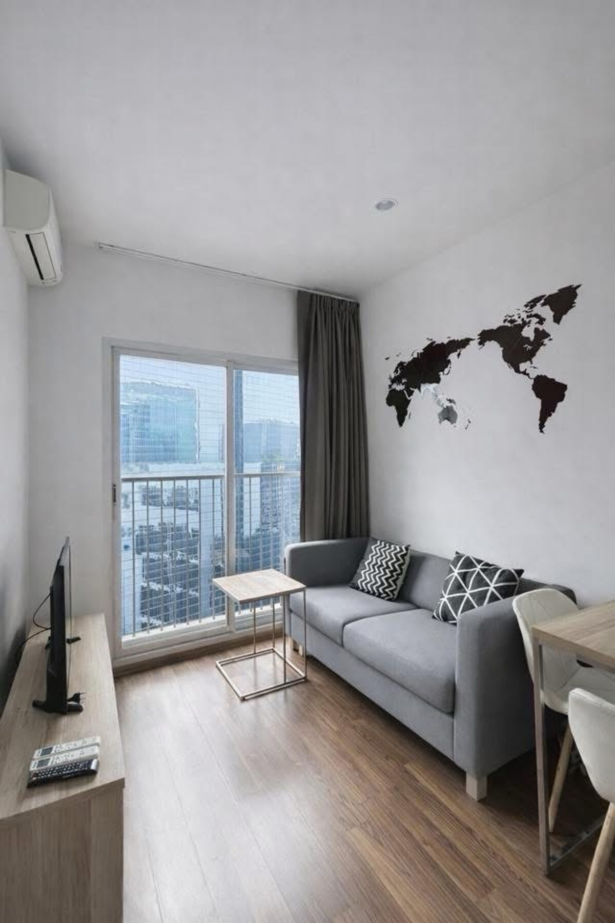 ให้เช่าคอนโดรัชดา ห้วยขวาง : 🏢 Noble Revolve Ratchada👫 ติดถนนพระราม 9 ใกล้ Central Rama 9 เดินได้🚶‍♀️✨