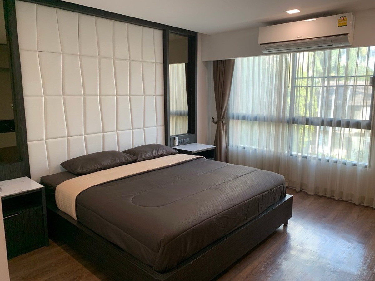 For RentCondoSukhumvit, Asoke, Thonglor : ✨ Condo for Rent – Pet Friendly (Cats Allowed 😸) Prime Thonglor 2 bedrooms | 130 sqm Fully furnished with complete facilities Near to BTS Thonglor Ready to move in