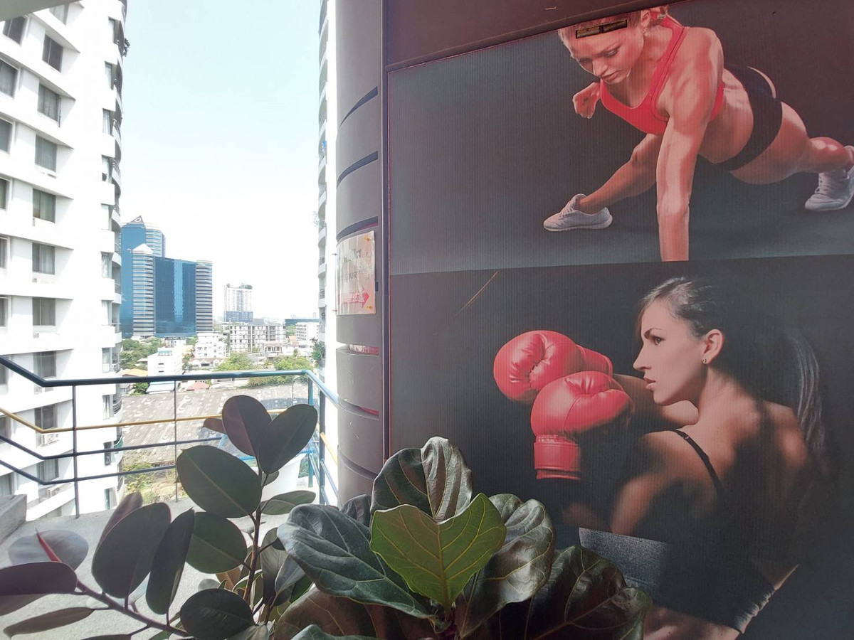 For SaleCondoKasetsart, Ratchayothin : Supalai Park Phahon Yothin 21 for sale Next to BTS Phahon Yothin 24/The Central Phahon Yothin 87 sq m. 2 bedrooms, 2 bathrooms, 1 balcony Price: Bht. 5,750,000  AG : Saranya 0898977920 Line ID: ssorrakrai