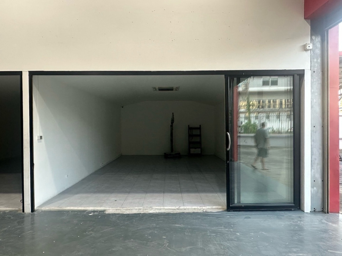 ให้เช่าโกดังเลียบทางด่วนรามอินทรา : ให้เช่า อู่ซ่อมบำรุงรถยนต์ เลียบด่วน รามอินทรา พรีเมี่ยม ฟังก์ชัน ที่จอดรถเยอะ เข้าออกได้ 24 ชั่วโมง / โรงแรมรถ โกดัง คลังสินค้า Fulfillment ก็เหมาะ