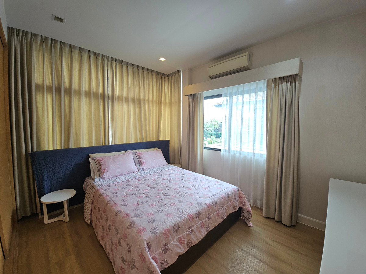 For RentHouseLadkrabang, Suwannaphum Airport : For rent Setthasiri On Nut-Srinakarin (76 sq m.) 4 bedrooms, 3 bathrooms.