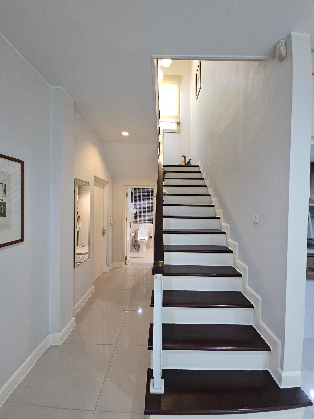 For RentHouseLadkrabang, Suwannaphum Airport : For rent Setthasiri On Nut-Srinakarin (76 sq m.) 4 bedrooms, 3 bathrooms.