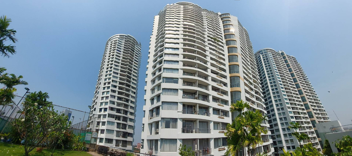 For SaleCondoKasetsart, Ratchayothin : Supalai Park Phahon Yothin 21 for sale Next to BTS Phahon Yothin 24/The Central Phahon Yothin 87 sq m. 2 bedrooms, 2 bathrooms, 1 balcony Price: Bht. 5,750,000  AG : Saranya 0898977920 Line ID: ssorrakrai