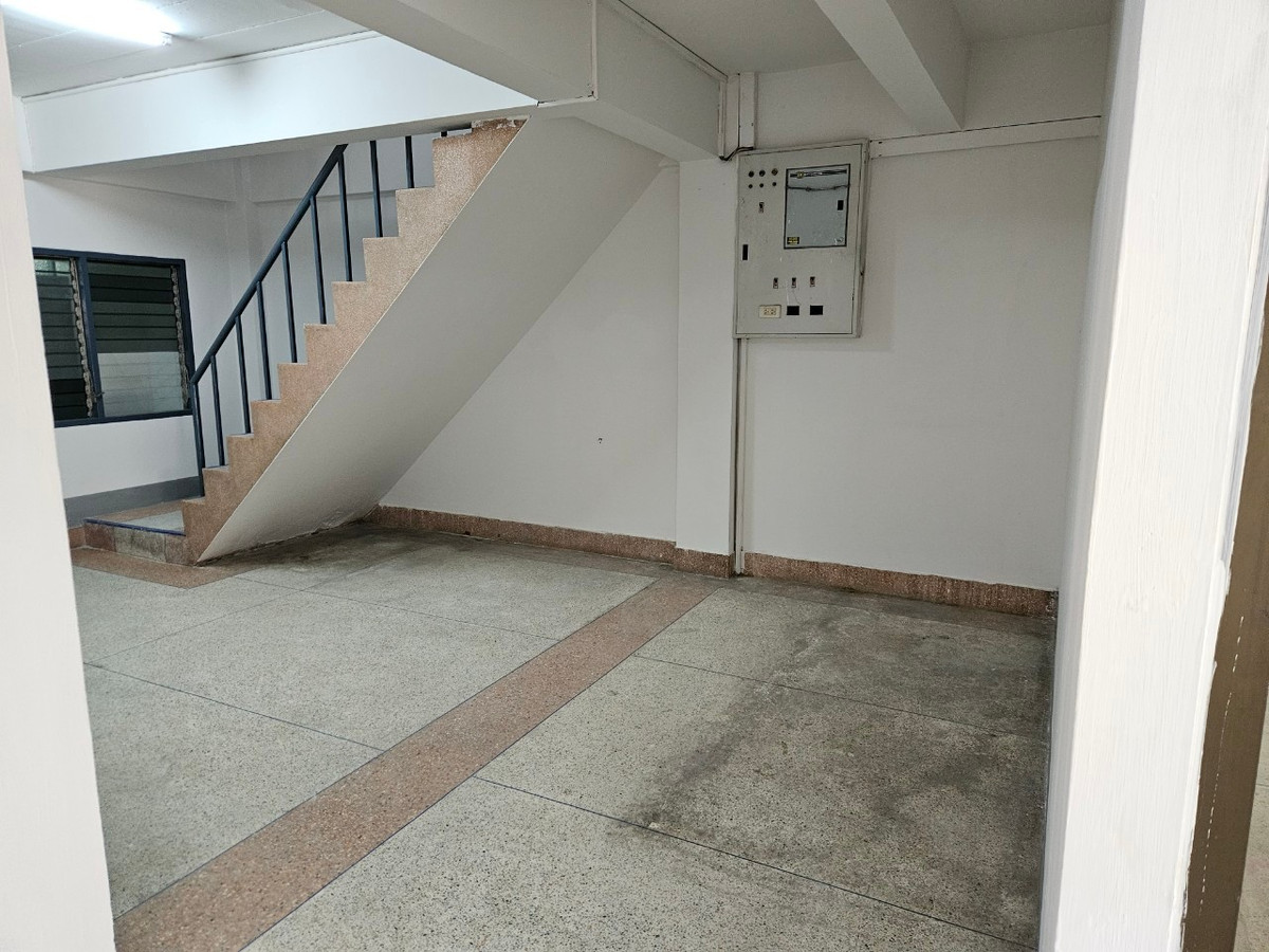 ให้เช่าอาคารพาณิชย์นครปฐม : ให้เช่า อาคารพาณิชย์ ใกล้ บิ๊กซี อ้อมใหญ่ เพียง 7 นาที