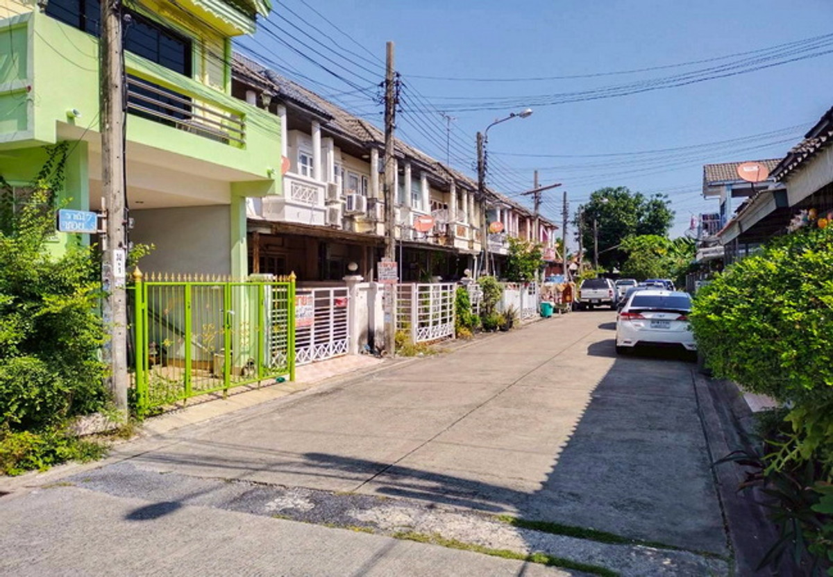 For SaleTownhomeSeri Thai, Ramkhamhaeng Nida : Townhouse for sale, Ranee Village 7, Suan Siam, Soi Suan Siam 24, area 16 sq m, 2 floors, 2 bedrooms, 2 bathrooms, price negotiable.