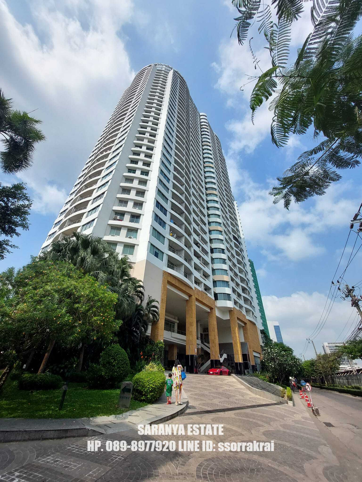 For SaleCondoKasetsart, Ratchayothin : Supalai Park Phahon Yothin 21 for sale Next to BTS Phahon Yothin 24/The Central Phahon Yothin 87 sq m. 2 bedrooms, 2 bathrooms, 1 balcony Price: Bht. 5,750,000  AG : Saranya 0898977920 Line ID: ssorrakrai