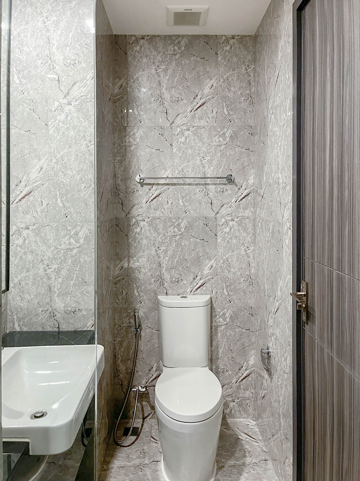 ขายคอนโดสุขุมวิท อโศก ทองหล่อ : F.Q. ขายคอนโด Ashton Asoke ราคา 7,680,000 บาท [SHN00069]